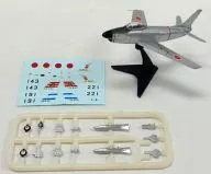 1/144 01a. F-86D Saverdog 102 Escuadrón #221 "Japan Wings Collection 3"