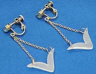 ルフモチーフ (White) earrings "MAGI: The labyrinth of magic ×earth music & ecology Japan Label"