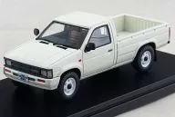 1/43 NISSAN DATSUN トラック ロングボデーAD 1985 (ホワイト) [HS097WH]