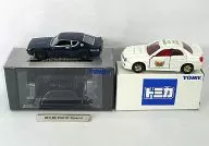 スペシャルトミカ 2台セット オリジナルメタルバッジキャンペーン品