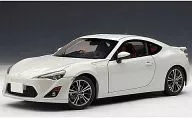 1/18 Toyota 86 gt Limited Japan / Right Handle Satin White Pearl [78773]