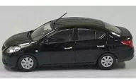1/43 Nissan Latio (negro puro) [JCP77003BK]