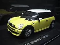 1/43 Mini One with Aero Package 2002(イエロー) エンジン付 [431138274]