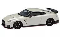 1/43NISSANGT-R NISMO2017(明亮式白色珍珠)[EM356A]