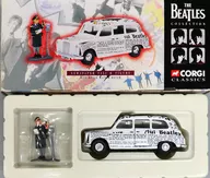 1/36 NEWSPAPER TAXI (white) & FIGURE "THE BEATLES COLLECTION" [58003]