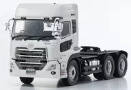 1/43 UD Quon GW6x4 Tractor (branco) [KS67375W]