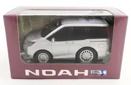トヨタ ノア(シルバー) プルバックカー