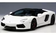 1/18 LAMBORGHINI AVENTADOR LP700-4 ROADSTER(ビアンコアイシス/ホワイト) 「Signature」 [74969]