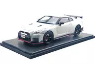 1/24 NISSAN GT-R NISMO 2017 (Brilliant White Pearl) [HS2404WH]
