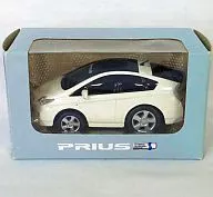 トヨタ プリウス(ホワイト) プルバックカー