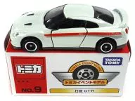 1/61 Nissan GT-R (blanco x rojo) "TOMICA Event Model No. 9"