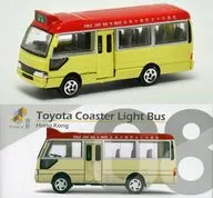 Toyota Coaster Minibus Las puertas laterales pueden abrirse y cerrarse (rojo) [ATC64009]