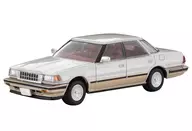 1/64 LV-N199a トヨタクラウン 3.0ロイヤルサルーンG(パール) 「トミカリミテッドヴィンテージNEO」 [307259]