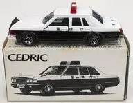 1/65 Metropolitan Police Department 430 CEDRIC PATROL CAR PART IV (White x Black / Made in Japan) "Tomica" mini car shop Iino Custom-made