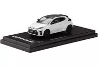 1/64 Toyota GR YAARIS RZ de alto rendimiento (Platinum White Pearl Mica) [HJ641024HPW]