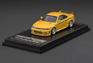 1/64 Nissan R33GT-R 400R (amarelo) [IG2502]