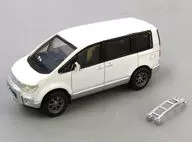 White Silver Warm (2 ton) "1/64 Mitsubishi Delica D : 5 Collection"