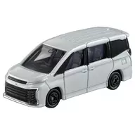 Toyota Voxy (especificación especial inicial) "Tomica No. 64"
