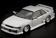 1/64 Nissan Silvia S13 RHD (blanco) [64B0296]