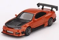 1/64 Nissan シルビア S15 D-MAX 右ハンドル(メタリックオレンジ) 「ミニGTシリーズ」 [MGT00581-R]