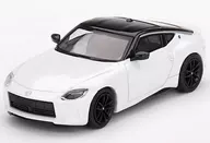 1/64 Nissan Fair Lady Z Performance 2023 Left Hand Drive (Everest White) "Mini GT Series" [MGT00599-L]