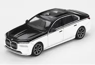 1/64 BMW i7xDrive60 Left Hand Drive (Alpin White x Black Sapphire) "Mini GT Series" [MGT00959-BL]