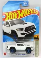 1/64 ’20 TOYOTA TACOMA(ホワイト×ブラック) 「Hot Wheels BAJA BLAZERS」 [HKG75]