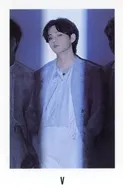 [単品] ブイ(BTS/防弾少年団) アーティストフォトステッカー 「2022 BTS EXHIBITION ： Proof in TOKYO」 ラッキードロー同梱品