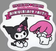 マイメロディ＆クロミ(座り/顔を伏せる) ダイカットステッカー F 「サンリオキャラクターズ MY MELODY・KUROMI ANNIVERSARY PARTY」