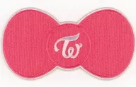 TWICE ランダムワッペンステッカー リボン(ピンク) 「TWICE ＜THIS IS FOR＞ WORLD TOUR IN JAPAN」