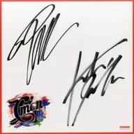 B'z's autograph colored paper "B'z LIVE-GYM 2011 -C' mon -" venue CD buyer limited lottery winning item