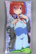 C.中野三玖抱枕