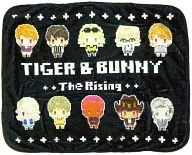 Dot Bit Boa Blanket (negro) "TIGER and BUNNY -The Rising -"