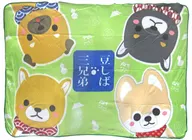 集合(背景総柄/グリーン) メガフリースブランケット 「豆しば三兄弟」