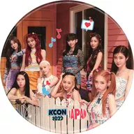 Kep1er metal badge "KCON 2022 CAFE"
