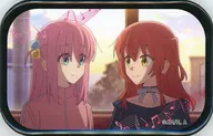 後藤ひとり＆喜多郁代 「ぼっち・ざ・ろっく! in SMILE BASE CAFE スクエア缶バッジ」