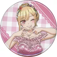 Kitagawa Kaimu (vestido rosa) metal badge "Esa muñeca de vestir hace el amor x TSUTAYA"