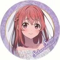 Sakurazawa Ink / Background White 76 mm metal badge "DMM KUJI Kanojo, Okarishimasu ~ Bride's Girlfriend ~" E-4 Prize