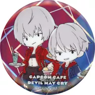 "CAPCOM CAFE× Devil May Cry Holograma Can Badge" de Dante e Nero