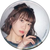 Shuka SAITO (disfraz negro/fondo : blanco) Trading metal badge "Shuka Official Fan Club Shuka Land Opening Akiba Birthday Party"
