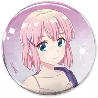 "Machikado Mazoku 2-chome" metal badge 65 mm Chiyoda Tomo-oroshi (Sleepover ver.)