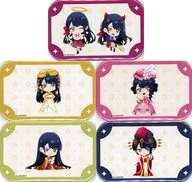 Conjunto de 5 tipos "Serás una mala mujer que pasará a la historia, Square metal badge 01. Ilustraciones oficiales"