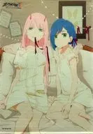 Code:002 & Strawberry B2 Tapeçarias "Blu-ray/DVD Darling in the Franxx Volumes 1-4" HMV Linked Purchase benefits