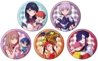 【ボックス】グリッドマンユニバース 缶バッジ 28.ぬいぐるみと一緒ver. 描き下ろしイラスト