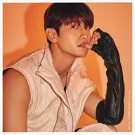 Changmin (TOHOSHINKI) / white costume jacket size card "CD PARALLEL PARALLEL" First Press Limited enclosed special gift