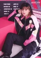 ジョンヨン(縦/全身/座り/右手顔) ランダムトレーディングカード 「TWICE 5TH WORLD TOUR ’READY TO BE’ in JAPAN」 追加公演グッズ