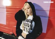 イェジ(横/右手顔の横/フードをかぶる) ランダムトレーディングカード 「ITZY 3RD WORLD TOUR ＜TUNNEL VISION＞ in JAPAN」