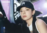 リア(横/バストアップ/顔上向き) ランダムトレーディングカード 「ITZY 3RD WORLD TOUR ＜TUNNEL VISION＞ in JAPAN」