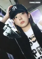 リア(縦/腰上/右手頭) ランダムトレーディングカード 「ITZY 3RD WORLD TOUR ＜TUNNEL VISION＞ in JAPAN」