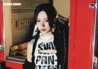 リュジン(横/腰上) ランダムトレーディングカード 「ITZY 3RD WORLD TOUR ＜TUNNEL VISION＞ in JAPAN」